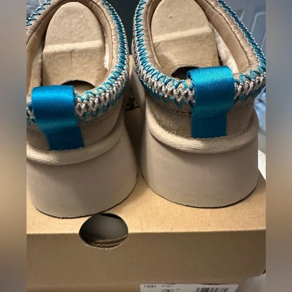 NIB UGG Taz platforms - Picture 4 of 5